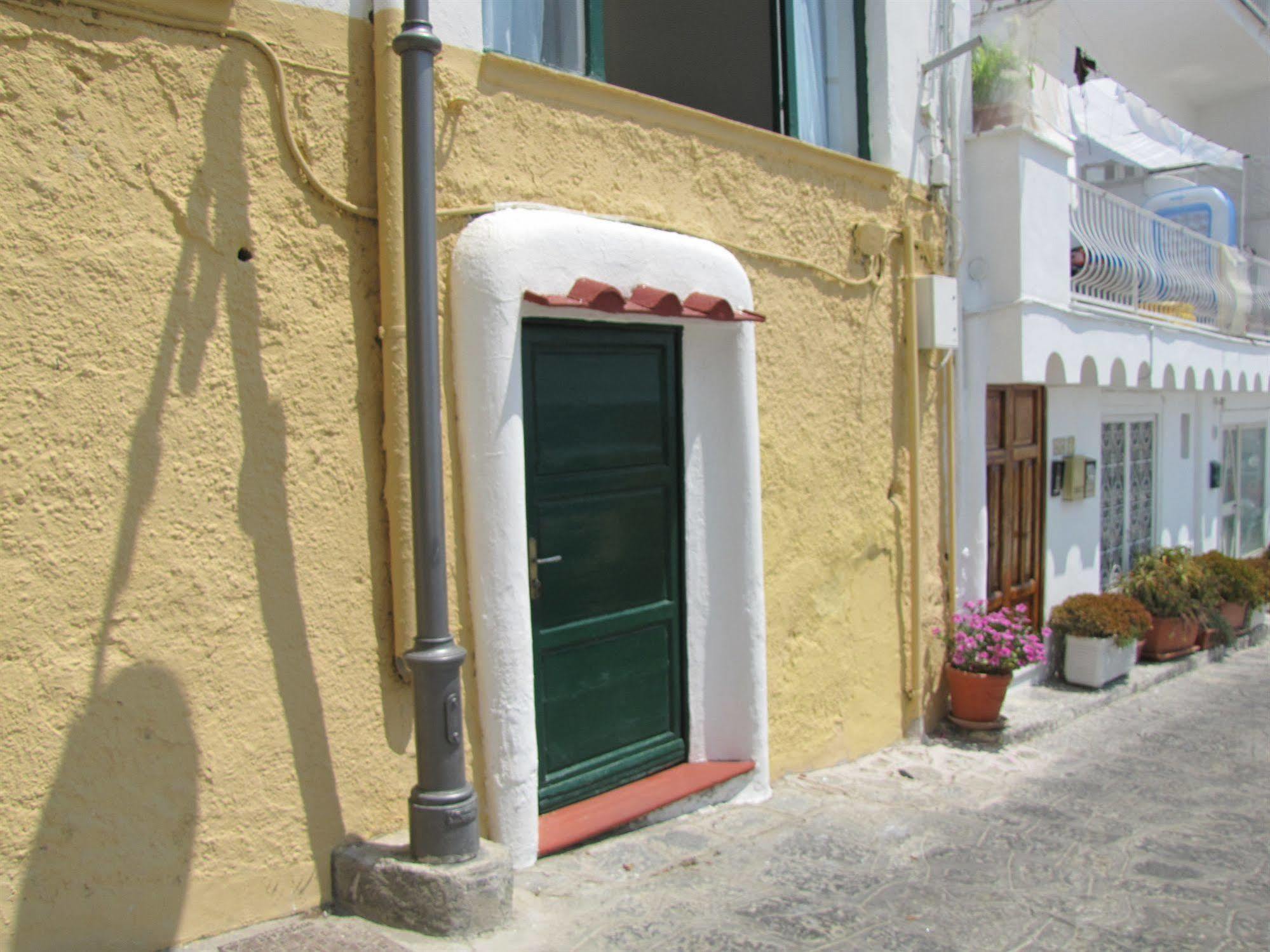Appartamenti Casa Del Sole Sant'Angelo  Екстер'єр фото